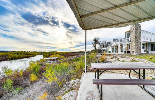 Luxury Lakefront Retreat with Dock in Runaway Bay - Foto 9