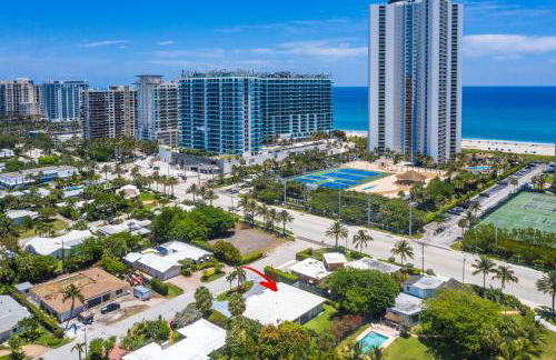 Across from Beach - Renovated Coastal Home, Gourmet Kitchen & Jetted Tub - by Maven Vacation Rentals - Foto 32