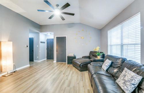 Cozy home near Lovefield Airport & UTSouthwestern - Foto 1