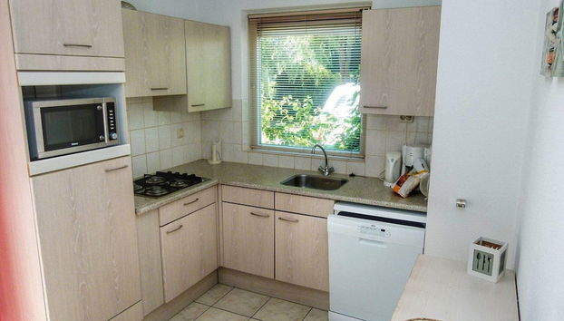 Bungalow in Breskens Near Beach & Lighthouse - Foto 4, Cocina privada