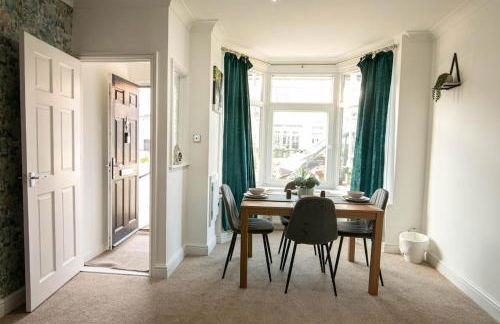 3 bed Modern Home, Vibrant & Stylish, Sleep upto 7 - Foto 5