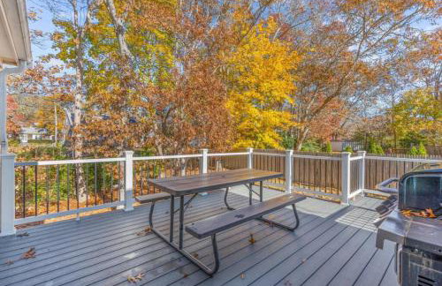 Cozy Spacious Home Walk to the Beach and 1 Mile to Downtown Hyannis - Photo 33