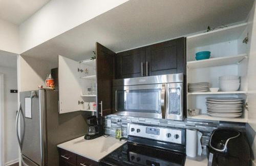 The Treehouse Spacious & Fun 2BR Retreat in the Heart of the Domain - Foto 34