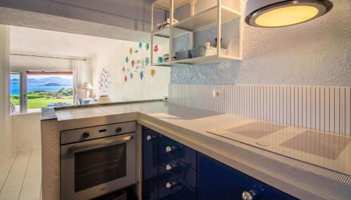 GuestHost - Villa With Private Garden, Parking & Shared Pool! - Foto 3