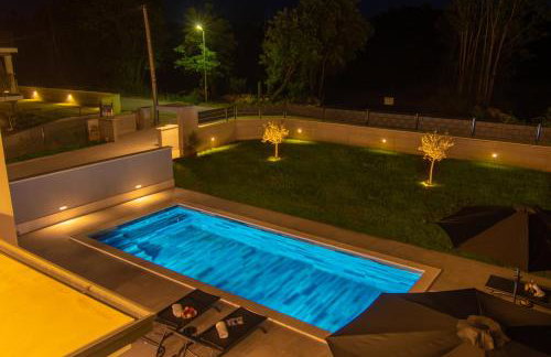 Modern 300m2 Villa - King Beds & Leisure Zone - Foto 8