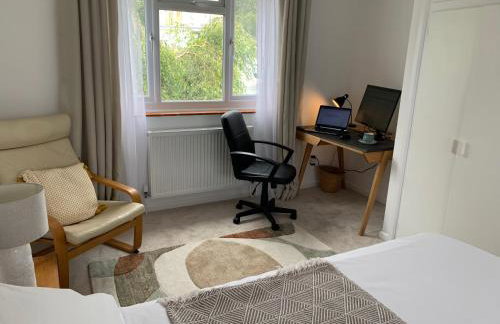 2 Bed-Sleeps 4-Parking-Pets-10 min walk to Beach - Foto 12