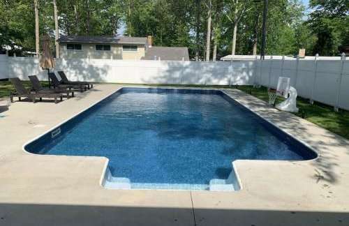 Swim and Relax In our Pool and Hot Tub and Recently Renovated - Photo 70