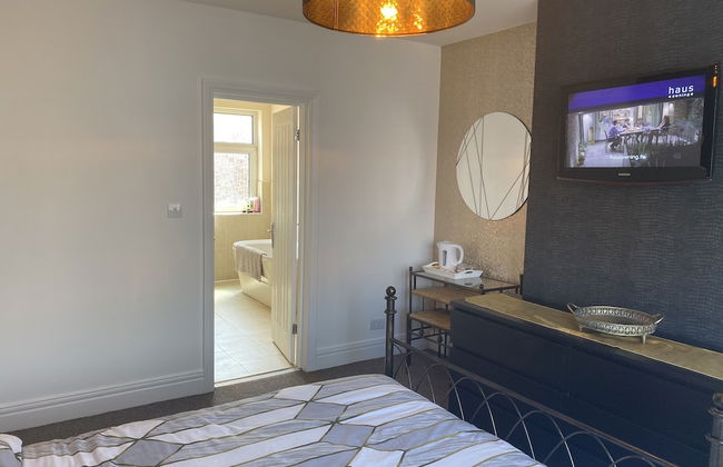 6 Bed-sleeps 12-hot Tub-free Parking-pet Friendly - Photo 4