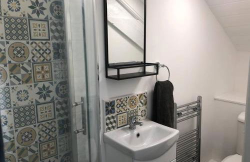 Snowdon House, 8 bedrooms, sleep 16, close to Blackrock Sand - Photo 29