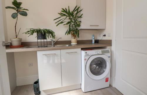 29 Ernest Dawes Avenue - Photo 12