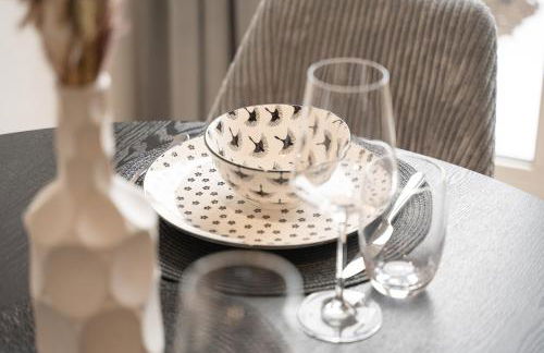 Kingsize Bett, Balkon, Arbeitsplatz, Netflix - Foto 13