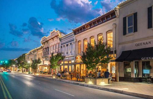 Southern Charm off The Square Sleeps 10 Firepit - Foto 39