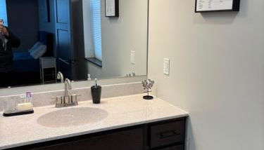 New Luxury Downtown 1 Bedroom Condo 201 - Foto 4