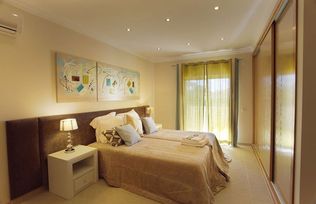 Outstanding Villa Very Well Located Near The Beach - Photo 12