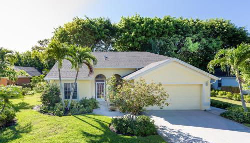 SERENE & ATTRACTIVE 3BR HEATED POOL/SPA HOME - Photo 2