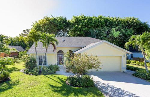 SERENE & ATTRACTIVE 3BR HEATED POOL/SPA HOME - Photo 2