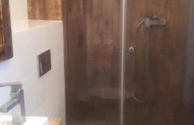 Dom nad jeziorem z linią brzegową - Foto 10