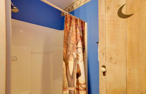 Blue Ridge Hideaway! Cabin with Hot Tub and Views - Foto 17