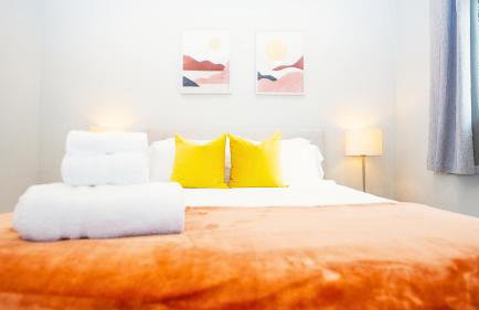 Modern Spacious 5BR Retreat -Games & Large Yard - Foto 29