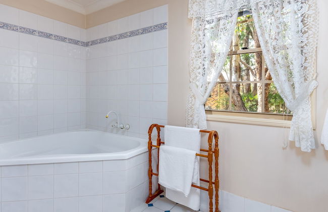 Honeysuckle Cottages Stanthorpe - Photo 9