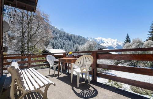 MontBlanc Alpine Ski & Sauna Retreat - Happy Rentals - Photo 3