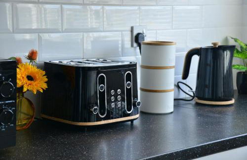 5 bedroom detached house sleeps 13 spacious Parking 5 mins driving to Bicester Village - Foto 52