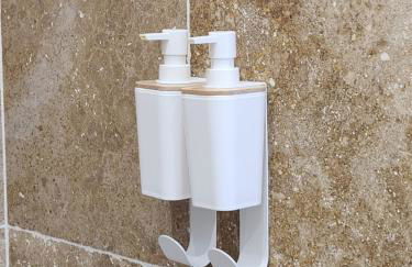 Maison "COSY" avec Parking Privé et Climatisation - Foto 14