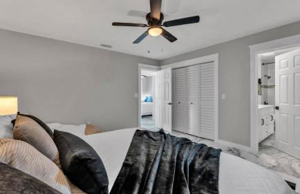 Lake, Pool, HotTub, Game Room, 8 Beds, Sleeps 17 - Foto 28