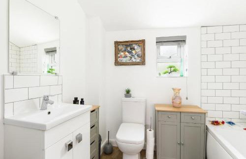 Stylish Modern 2 Bed with Parking - Pass the Keys - Foto 25