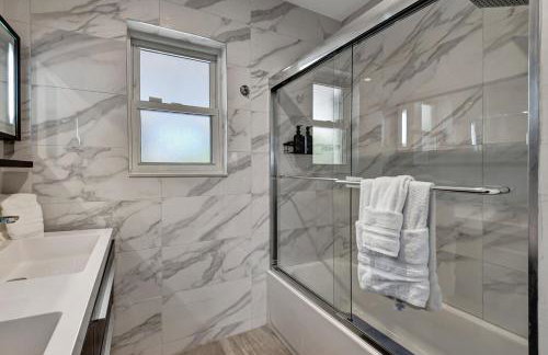 Tradewinds Ultimate Delray Beach Lifestyle 3BR2BA Home with Heated Pool - Foto 47