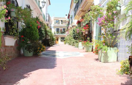 Apartment in El Presidente Beach Side New Golden Mile - Photo 53