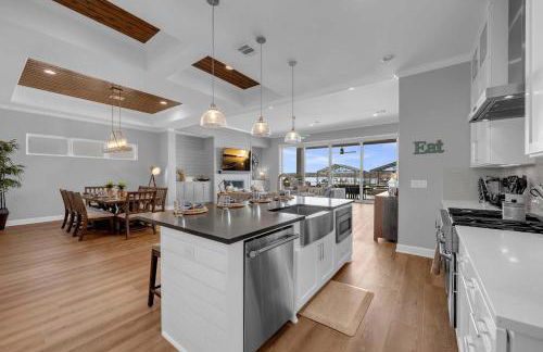 Luxury Waterfront Home with Swimming Pool Hot Tub and 2 Boat Slips - Foto 15