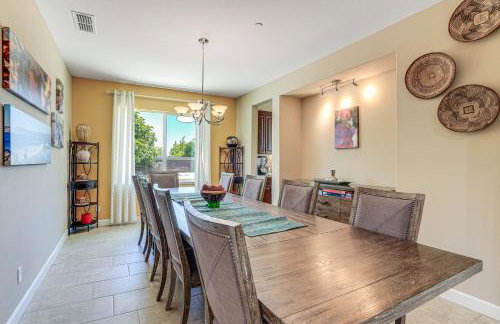 4 Mi to The Streets of Brentwood Home with Fire Pit - Foto 8