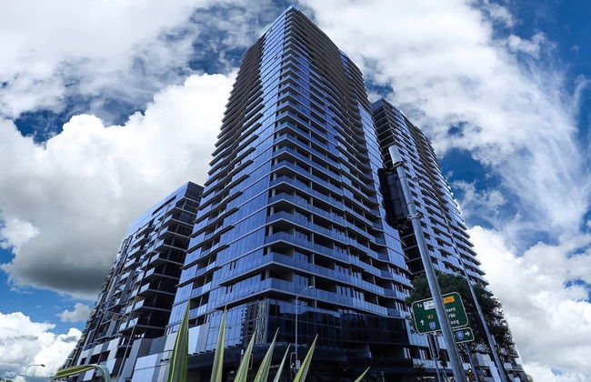 Stylist 2 Bedrooms Apartment With Pool/gym/parking - Foto 1