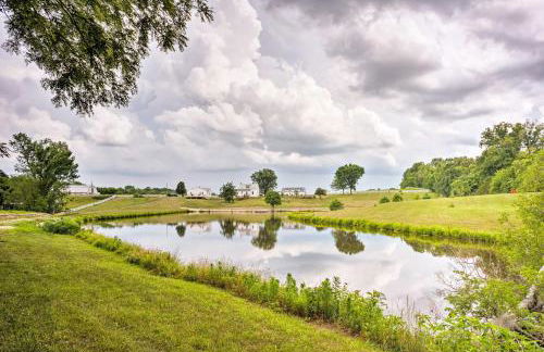 Cozy Missouri Retreat with Pool, Pond and Fire Pit! - Foto 25