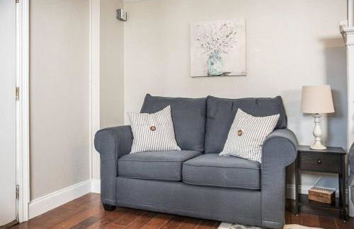 Old Dauphin Way Historic Home - Unit 1 - Photo 9