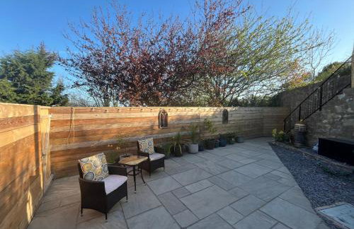 Private, Modern and Detached Garden Apartment - Photo 18