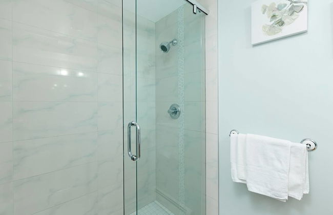 Private and Cozy Home in Kerrisdale - Photo 15