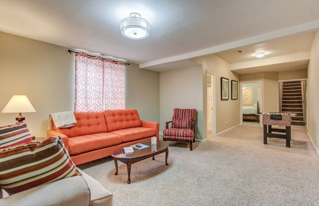 Pet-friendly 4 BR Family Stay Near Downtown - Foto 23