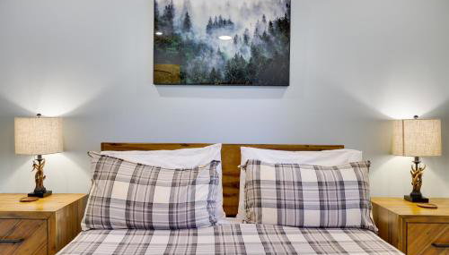 Secluded Cabin, Jacuzzi, Pool Table, King Bed & Fire Pit - Foto 5