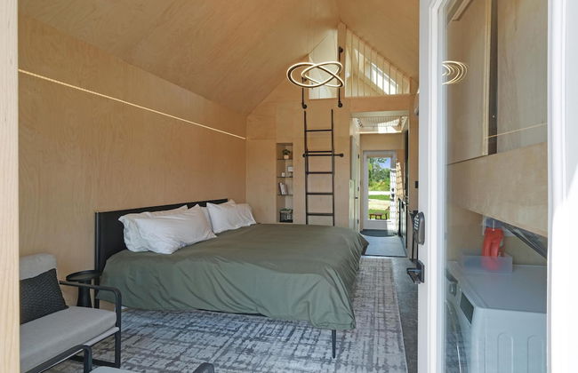 Bunkies-the Commissioner - Photo 14