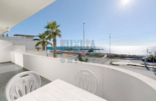 Appartamento La Torre Fronte mare Primo Piano Puglia On line - Foto 2