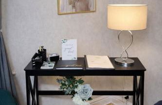 Rosie House 3 bedroom House in Sandbach with Parking - Photo 13