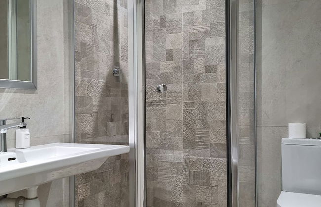 The Island Club by Smart City Stays - Photo 47