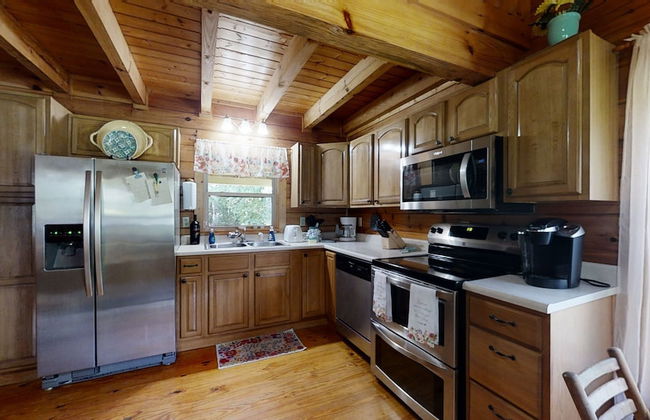 Yellow Cabin On The River 2 Bedroom Cabin by RedAwning - Photo 9