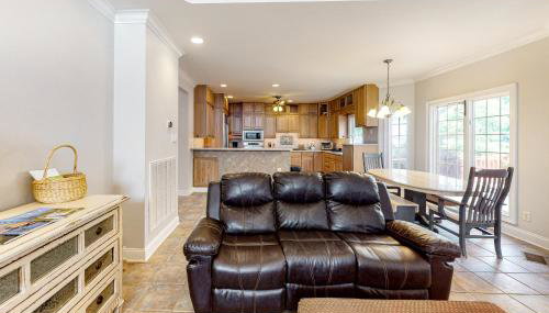 Beautiful home with modern conveniences - close to the beach, dogs welcome - Foto 3