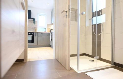 Ferienhäuschen am See, neu gebaut, klimatisiert und beheizbar - Photo 9