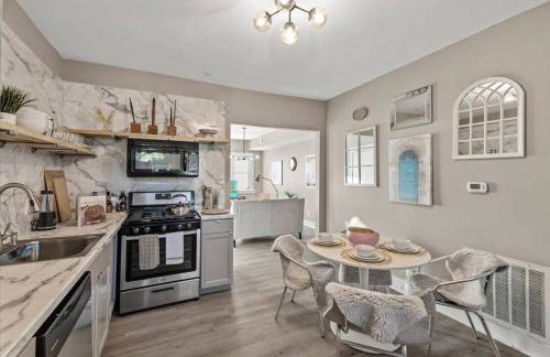 Convenient 2BR Near Convention & Hospitals - Foto 3