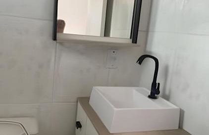 Suíte Privativa, próximo ao aeroporto - Foto 11