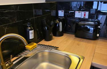 Deluxe 2BR Apartment Near City Center - Sleeps 6 - Foto 19